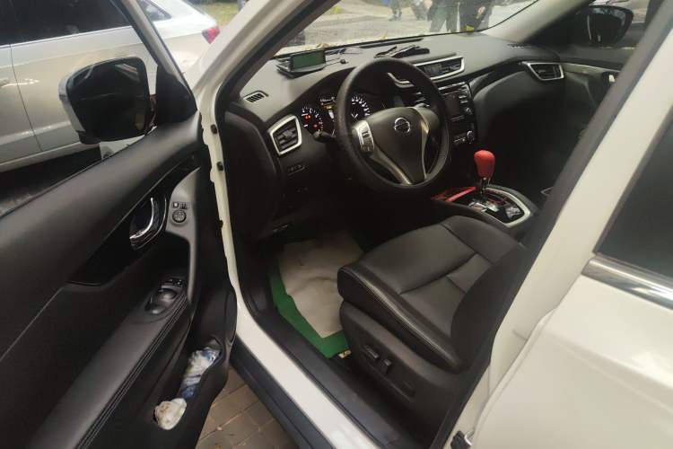 Used Nissan X-Trail 2016 2.5L CVT Sport Edition 4WD Driver Seat