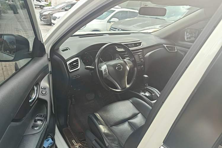 Used Nissan X-Trail 2016 2.0L CVT Smart Enjoyment Version 4WD Driver Seat