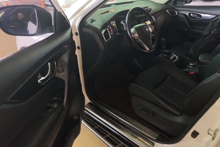 Used Nissan X-Trail 2016 2.5L CVT Sport Edition 4WD Driver Seat