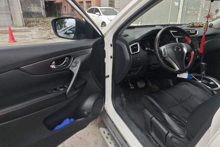 Used Nissan X-Trail 2016 2.0L CVT Smart Enjoyment Version 4WD Driver Seat