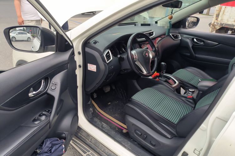 Used Nissan X-Trail 2016 2.5L CVT Sport Edition 4WD Driver Seat