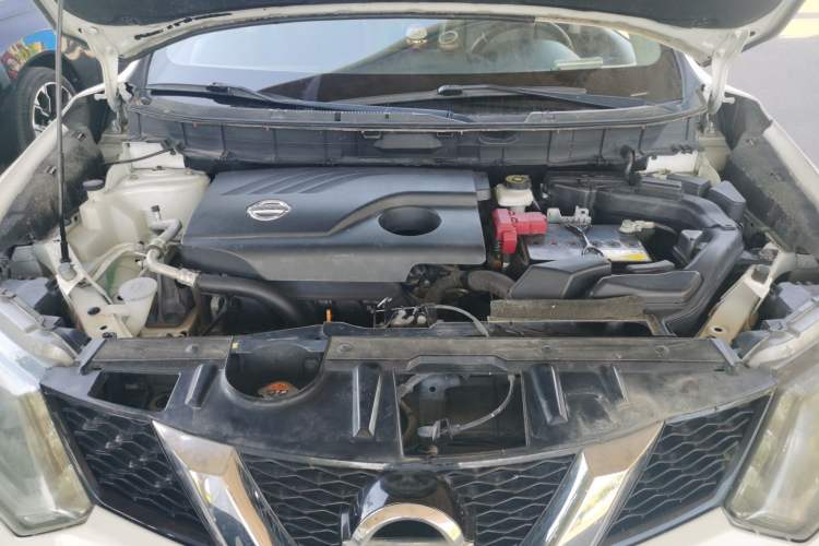 Used Nissan X-Trail 2016 2.0L CVT Smart Enjoyment Version 4WD Engine Bay