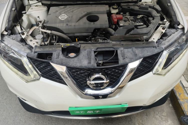 Used Nissan X-Trail 2016 2.0L CVT Smart Enjoyment Version 4WD Engine Bay