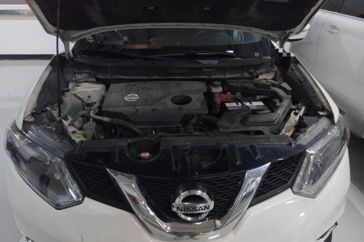 Used Nissan X-Trail 2016 2.0L CVT Smart Enjoyment Version 4WD Engine Bay