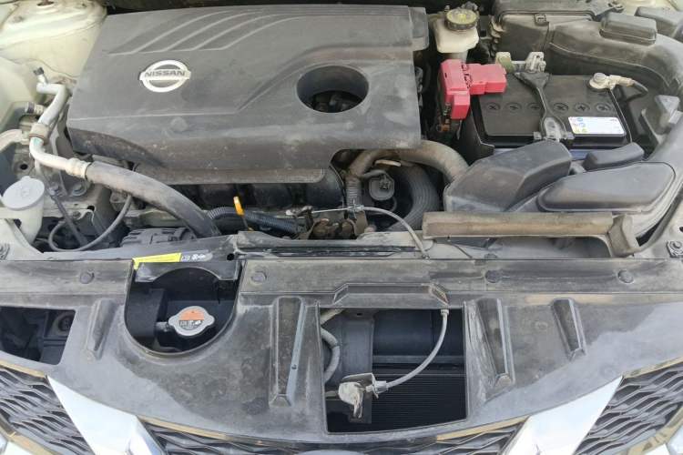 Used Nissan X-Trail 2016 2.0L CVT Smart Enjoyment Version 4WD Engine Bay