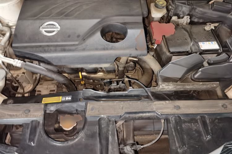 Used Nissan X-Trail 2016 2.0L CVT Smart Enjoyment Version 4WD Engine Bay