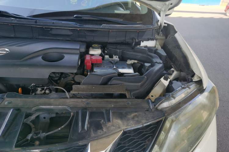 Used Nissan X-Trail 2016 2.0L CVT Smart Enjoyment Version 4WD Engine Bay Left