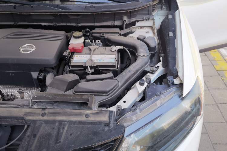 Used Nissan X-Trail 2016 2.5L CVT Sport Edition 4WD Engine Bay Left