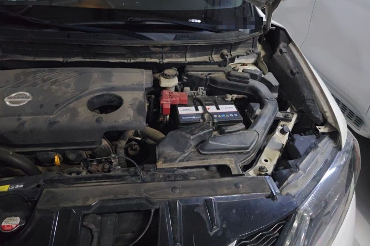 Used Nissan X-Trail 2016 2.0L CVT Smart Enjoyment Version 4WD Engine Bay Left