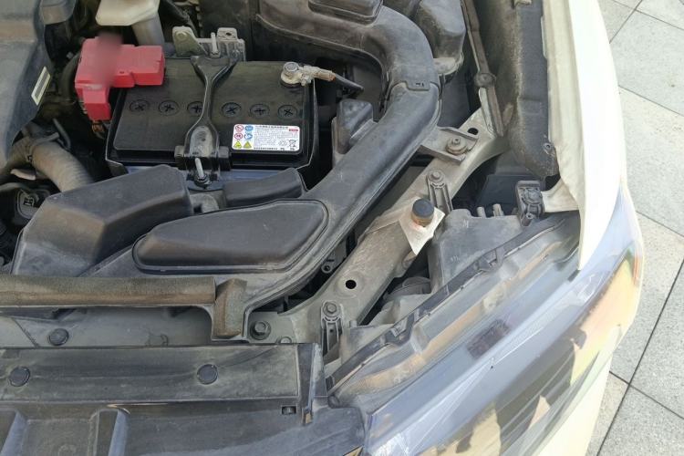 Used Nissan X-Trail 2016 2.0L CVT Smart Enjoyment Version 4WD Engine Bay Left