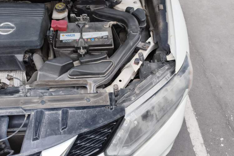 Used Nissan X-Trail 2016 2.5L CVT Sport Edition 4WD Engine Bay Left