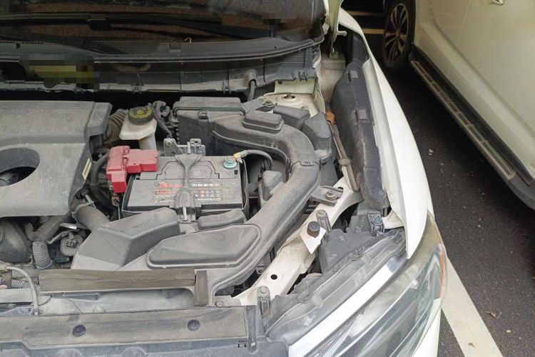 Used Nissan X-Trail 2016 2.0L CVT Smart Enjoyment Version 4WD Engine Bay Left