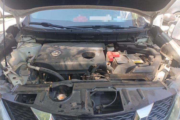 Used Nissan X-Trail 2016 2.0L CVT Smart Enjoyment Version 4WD Engine Bay