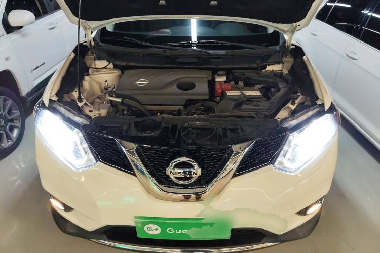 Used Nissan X-Trail 2016 2.0L CVT Smart Enjoyment Version 4WD Engine Bay
