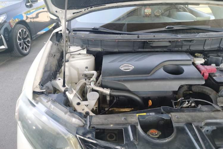 Used Nissan X-Trail 2016 2.0L CVT Smart Enjoyment Version 4WD Engine Bay Right