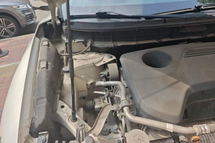 Used Nissan X-Trail 2016 2.5L CVT Sport Edition 4WD Engine Bay Right