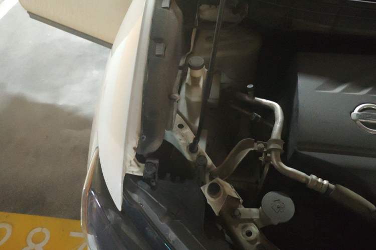 Used Nissan X-Trail 2016 2.0L CVT Smart Enjoyment Version 4WD Engine Bay Right