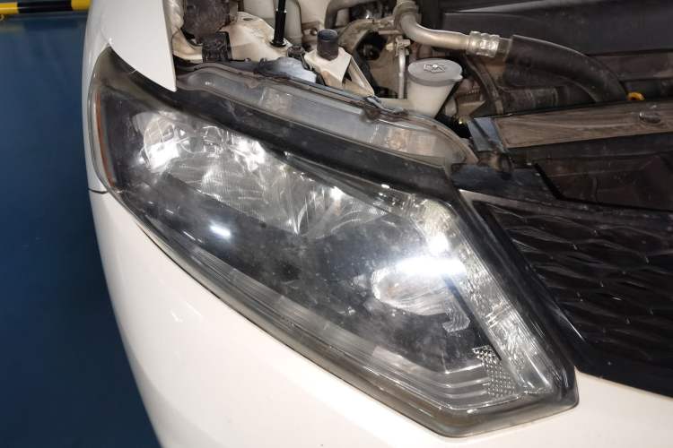 Used Nissan X-Trail 2016 2.0L CVT Smart Enjoyment Version 4WD Engine Bay Right