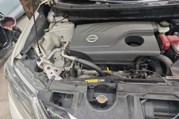 Used Nissan X-Trail 2016 2.0L CVT Smart Enjoyment Version 4WD Engine Bay Right