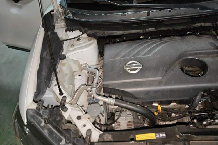 Used Nissan X-Trail 2016 2.0L CVT Smart Enjoyment Version 4WD Engine Bay Right