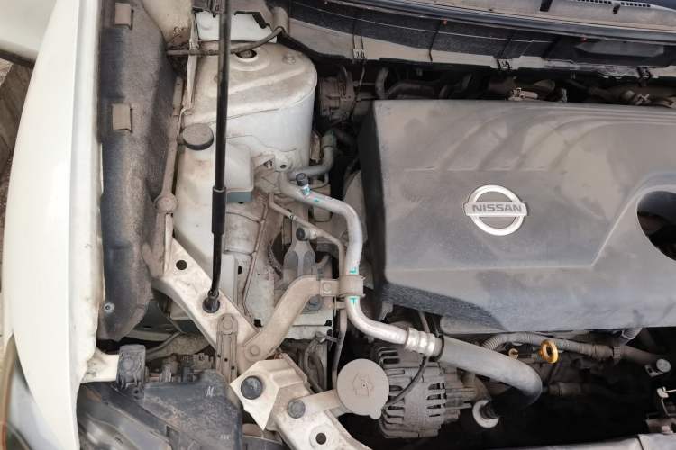 Used Nissan X-Trail 2016 2.0L CVT Smart Enjoyment Version 4WD Engine Bay Right