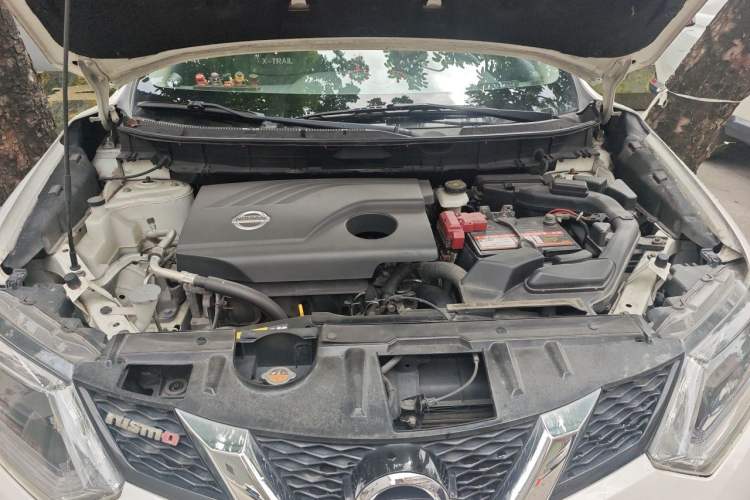 Used Nissan X-Trail 2016 2.0L CVT Smart Enjoyment Version 4WD Engine Bay