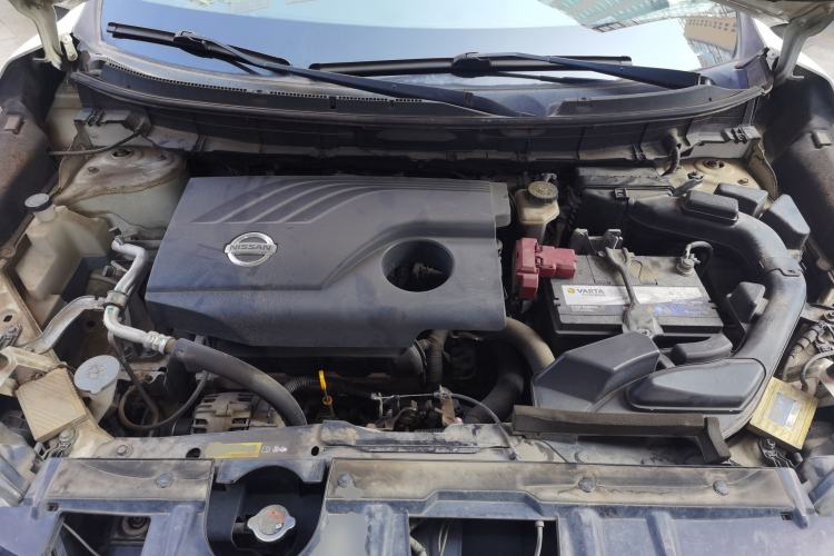 Used Nissan X-Trail 2016 2.0L CVT Smart Enjoyment Version 4WD Engine Bay