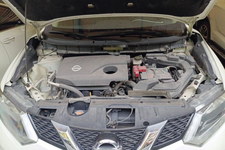 Used Nissan X-Trail 2016 2.0L CVT Smart Enjoyment Version 4WD Engine Bay