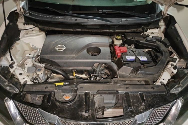 Used Nissan X-Trail 2016 2.0L CVT Smart Enjoyment Version 4WD Engine Bay