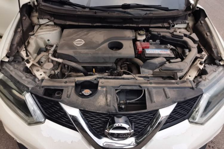 Used Nissan X-Trail 2016 2.0L CVT Smart Enjoyment Version 4WD Engine Bay