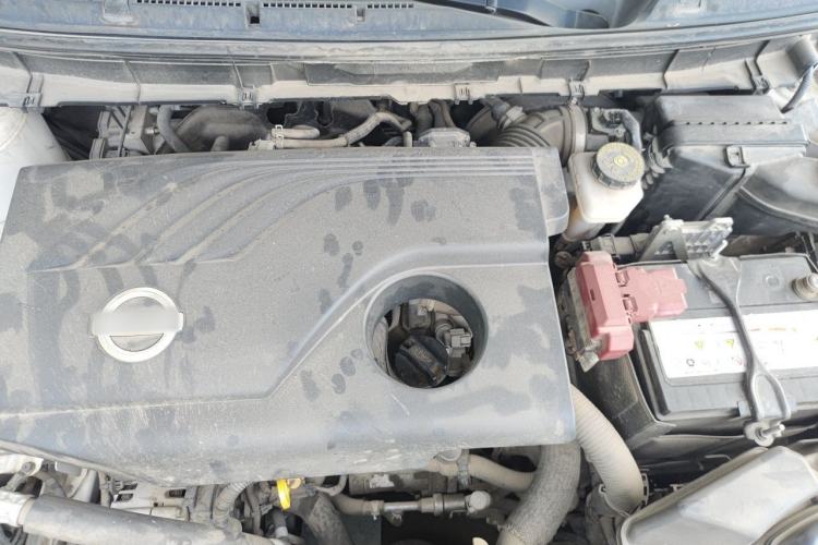 Used Nissan X-Trail 2016 2.0L CVT Smart Enjoyment Version 4WD Engine Bay