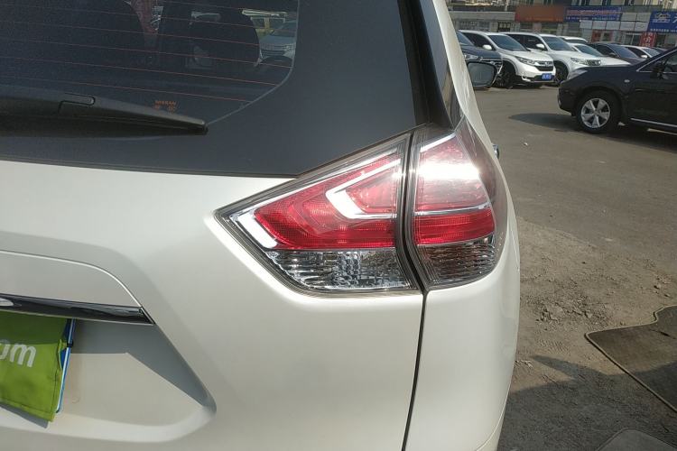 Used Nissan X-Trail 2016 2.5L CVT Sport Edition 4WD Exterior 3