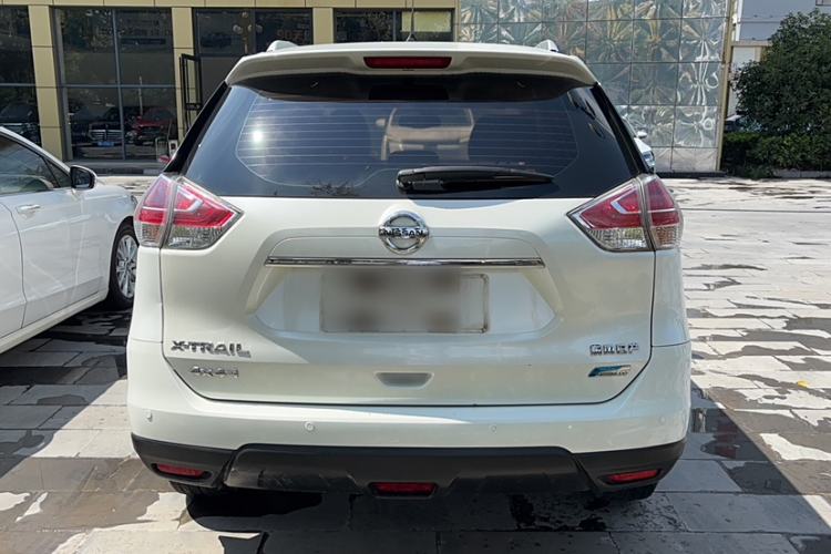 Used Nissan X-Trail 2016 2.0L CVT Smart Enjoyment Version 4WD Exterior 4