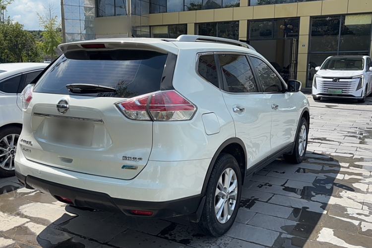 Used Nissan X-Trail 2016 2.0L CVT Smart Enjoyment Version 4WD Exterior 5