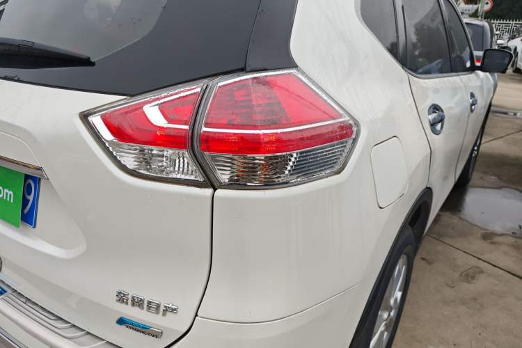 Used Nissan X-Trail 2016 2.5L CVT Sport Edition 4WD Exterior 6
