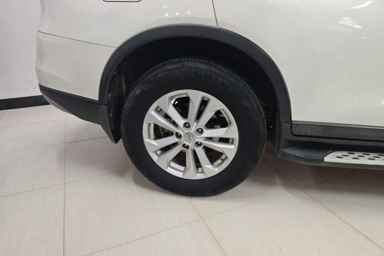 Used Nissan X-Trail 2016 2.5L CVT Sport Edition 4WD Exterior 9