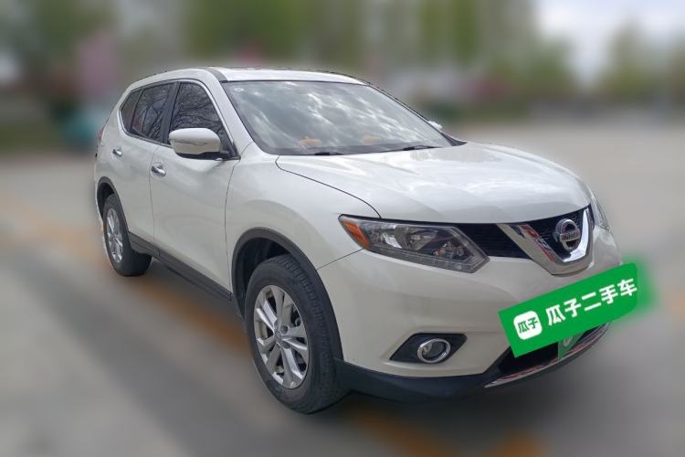 Used Nissan X-Trail 2016 2.0L CVT Smart Enjoyment Version 4WD Front Right 45 Deg
