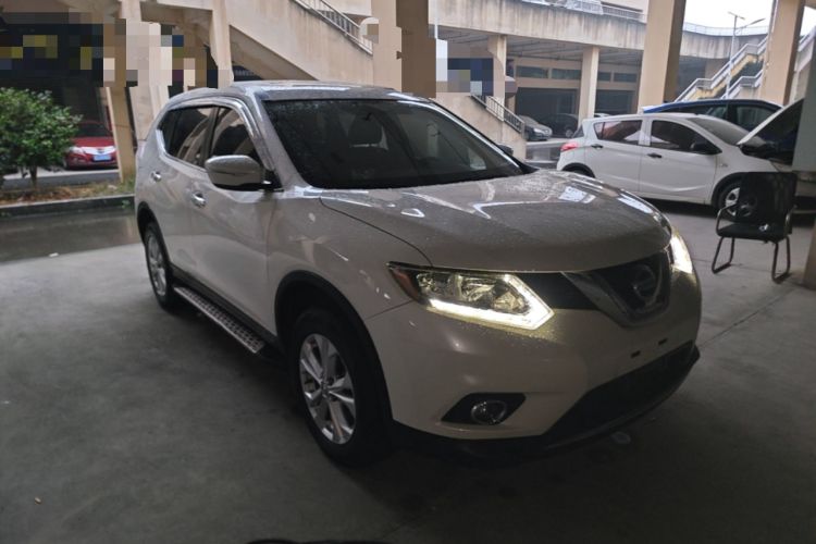 Used Nissan X-Trail 2016 2.0L CVT Smart Enjoyment Version 4WD Front Right 45 Deg