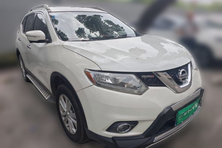 Used Nissan X-Trail 2016 2.0L CVT Smart Enjoyment Version 4WD Front Right 45 Deg