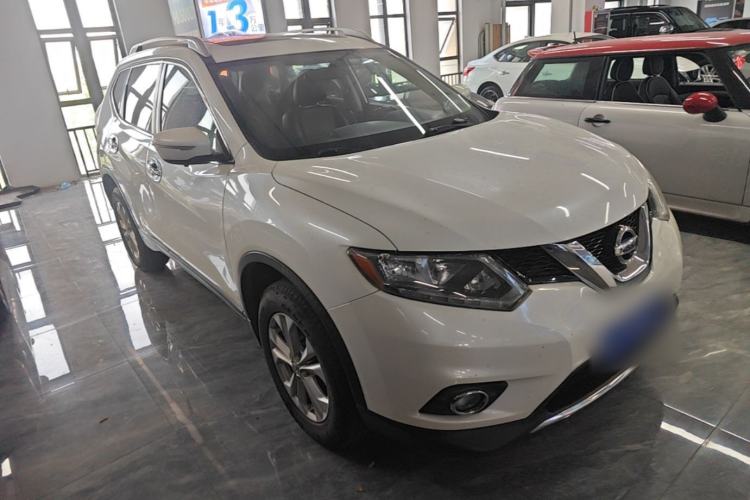 Used Nissan X-Trail 2016 2.0L CVT Smart Enjoyment Version 4WD Front Right 45 Deg