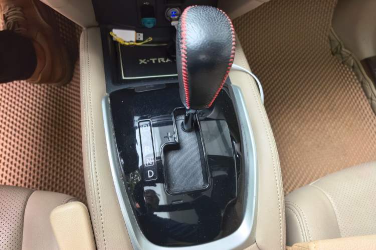 Used Nissan X-Trail 2016 2.5L CVT Sport Edition 4WD Gear Lever