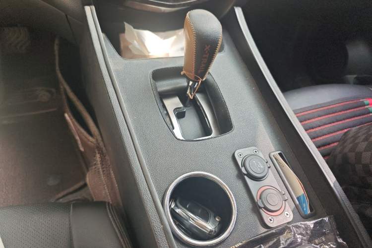 Used Nissan X-Trail 2016 2.5L CVT Sport Edition 4WD Gear Lever