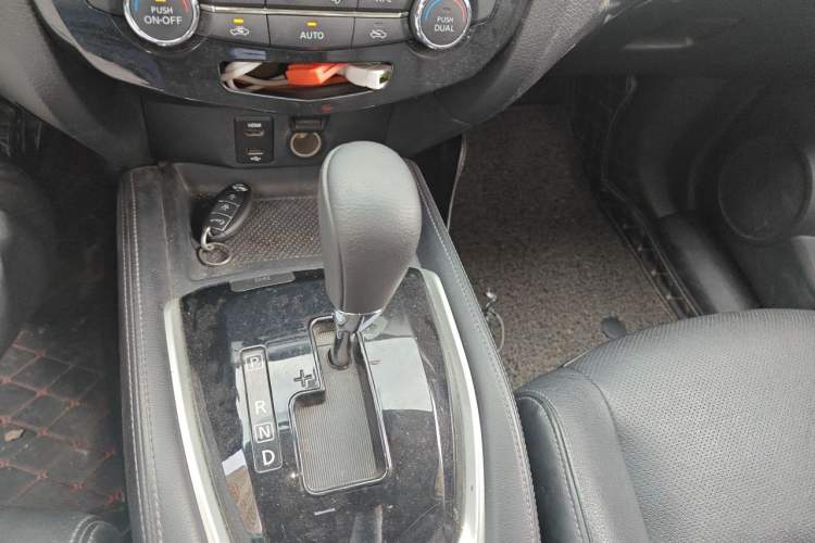 Used Nissan X-Trail 2016 2.5L CVT Sport Edition 4WD Gear Lever