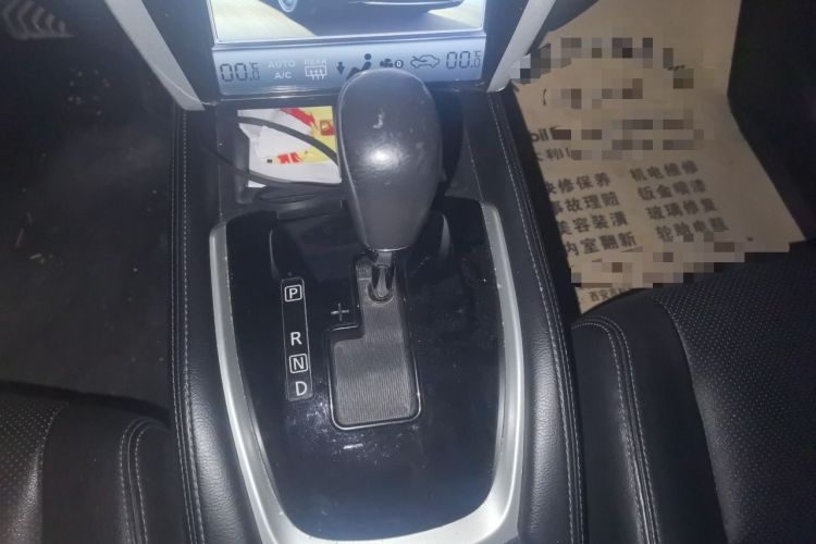 Used Nissan X-Trail 2016 2.5L CVT Sport Edition 4WD Gear Lever
