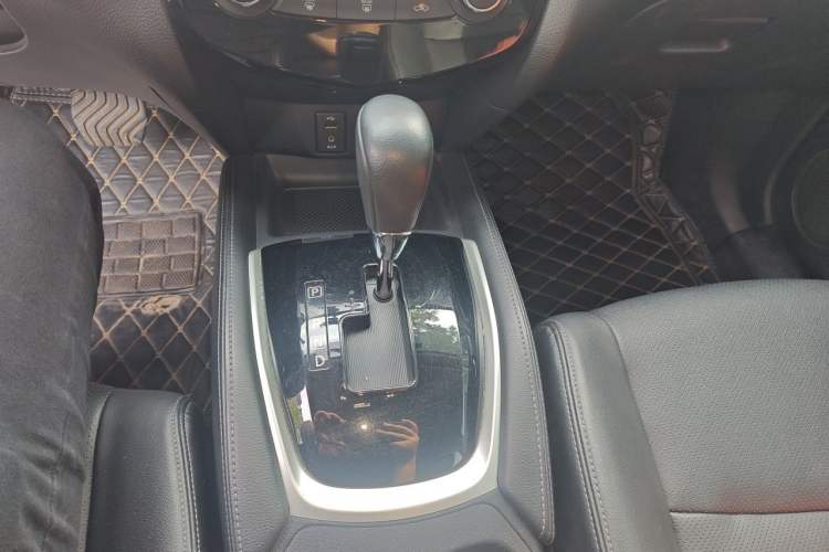 Used Nissan X-Trail 2016 2.0L CVT Smart Enjoyment Version 4WD Gear Lever
