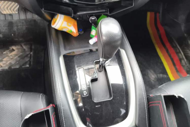 Used Nissan X-Trail 2016 2.5L CVT Sport Edition 4WD Gear Lever