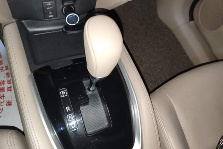 Used Nissan X-Trail 2016 2.0L CVT Smart Enjoyment Version 4WD Gear Lever