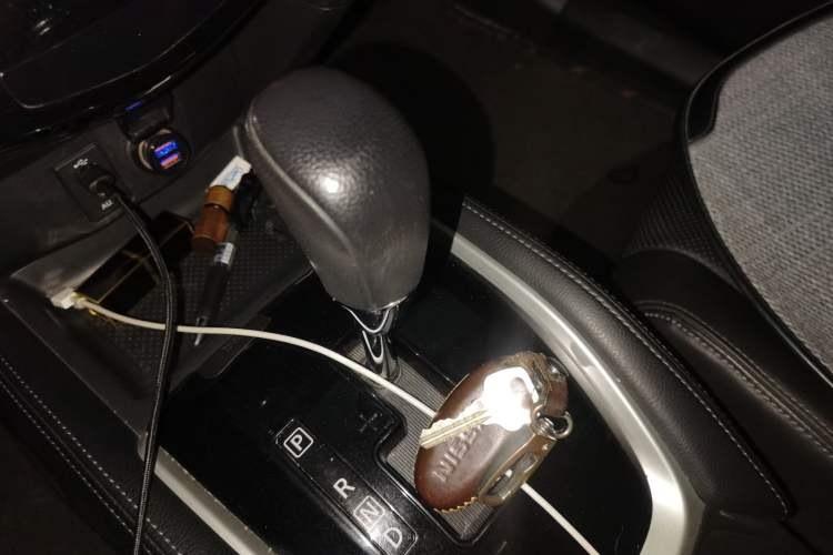 Used Nissan X-Trail 2016 2.0L CVT Smart Enjoyment Version 4WD Gear Lever