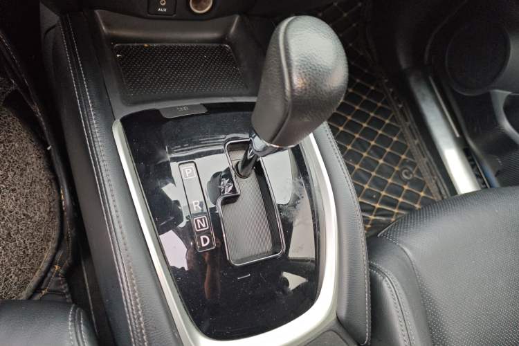 Used Nissan X-Trail 2016 2.5L CVT Sport Edition 4WD Gear Lever