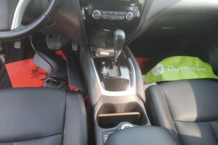 Used Nissan X-Trail 2016 2.5L CVT Sport Edition 4WD Gear Lever